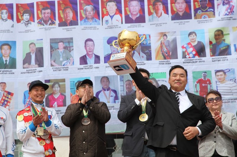Монголын шигшээ багийн тамирчдад хүндэтгэл үзүүллээ