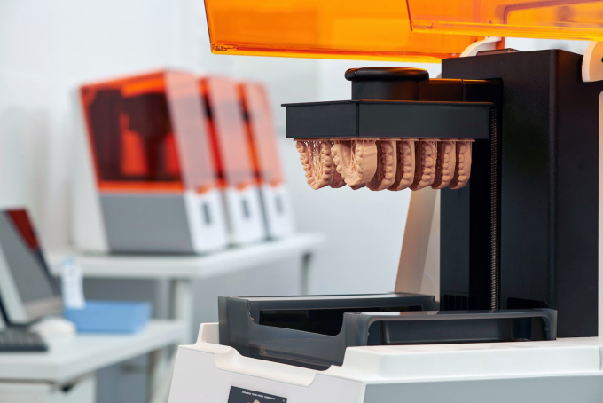 Шүдний протез хэвлэдэг 3D-принтер бүтээжээ
