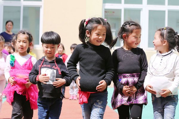 Хятад улс хоёр дахь, гурав дахь хүүхэд төрүүлбэл тэтгэмж олгоно